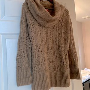 COPY - Beautiful knit pattern sweater.